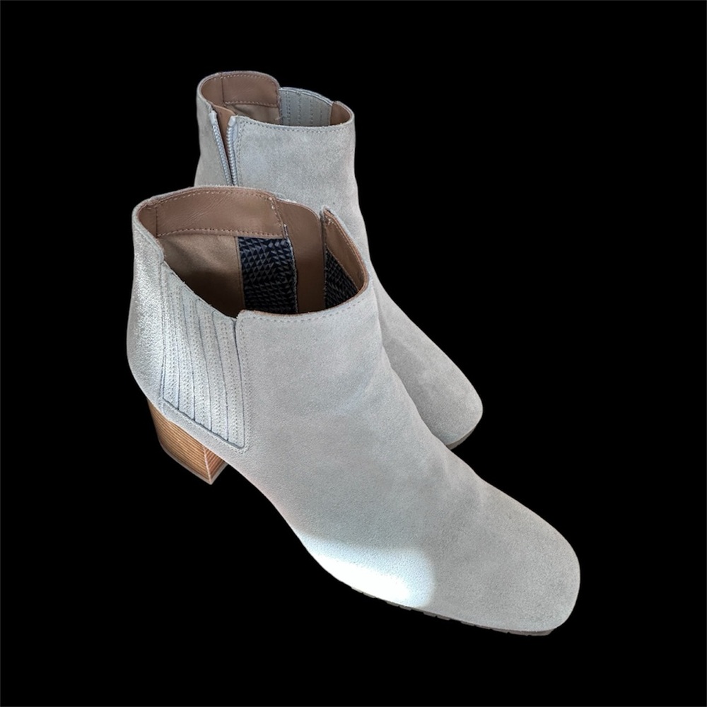Aquatalia Light Gray Suede Ankle Boots